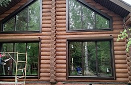 Евроокна современной деревянной конструкции имеют повышенную  шумоизоляцию. Такие окна помогают даже в том случае, если поблизости находится аэродром tab